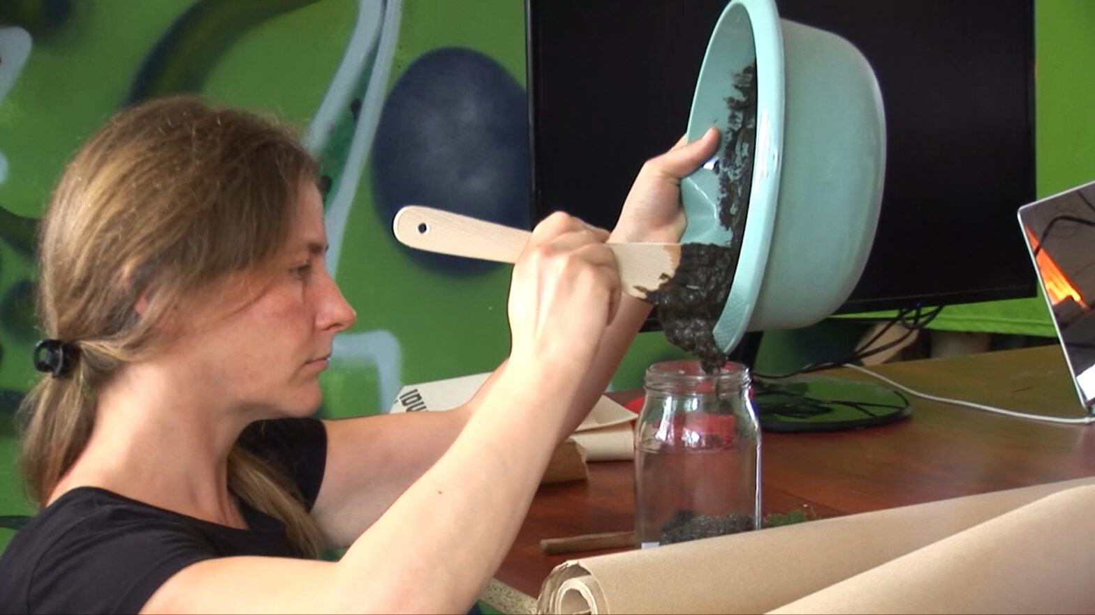 Winogradsky Column – Making the Invisible World of Microorganisms Visible